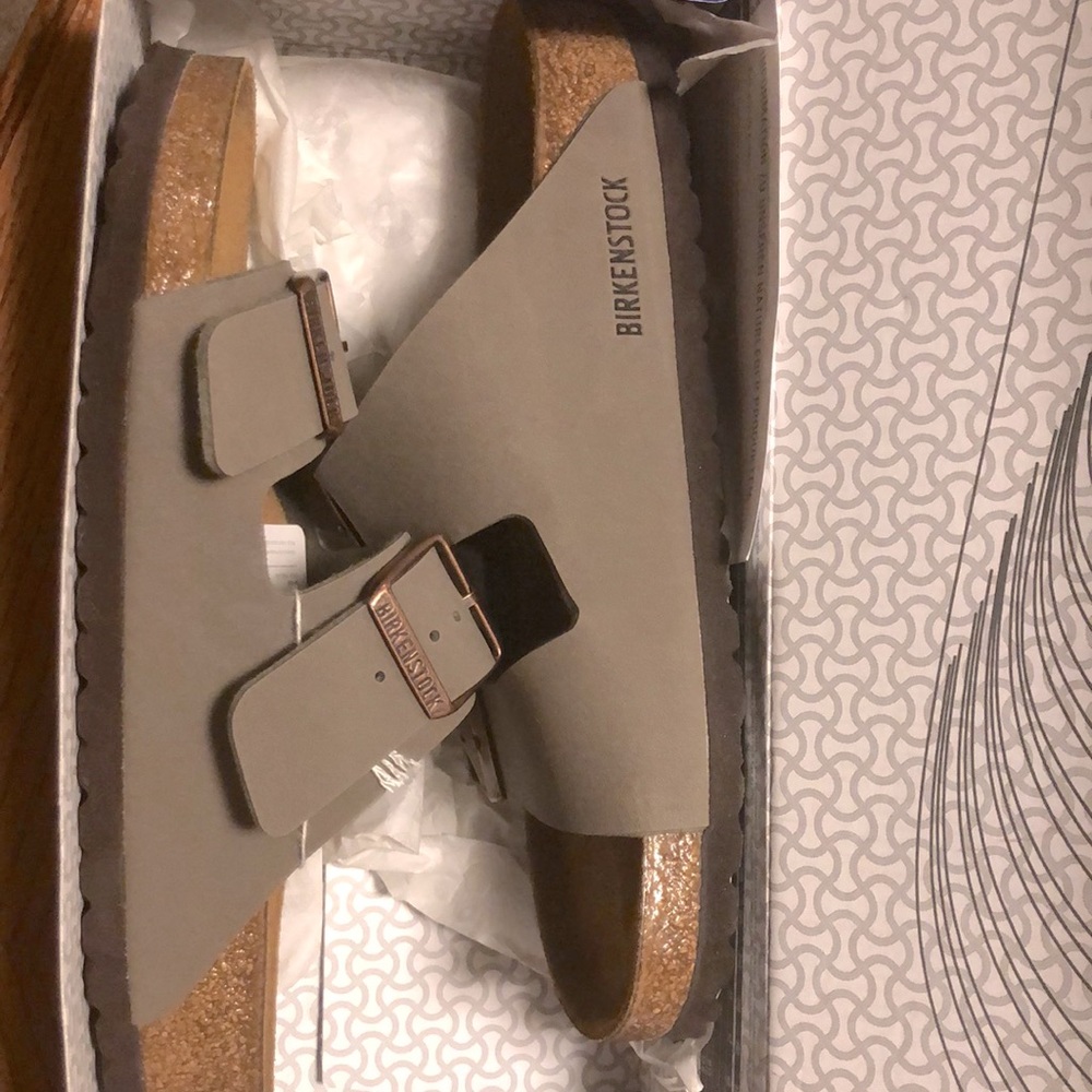 Birkenstock’s size EUR 39 (8.5-9 US) Arizona/Iron
